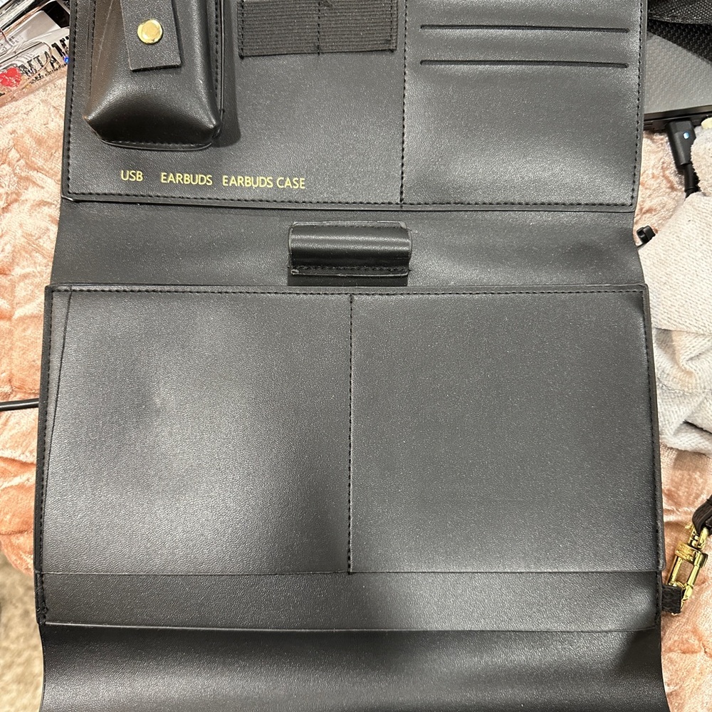 Steve Madden tech pouch